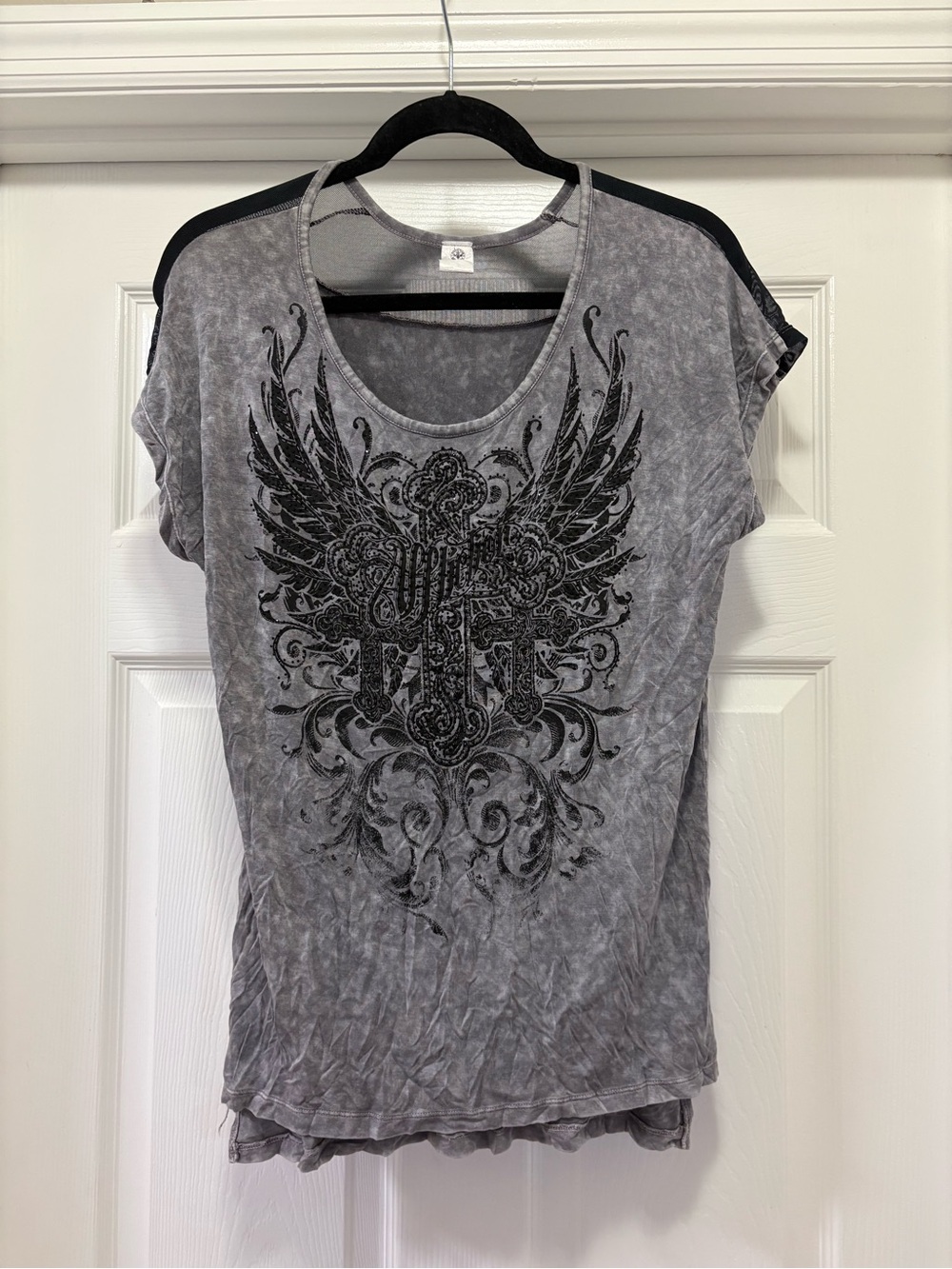 Affliction Women’s S Gray Acid Wash Winged Cross Graphic Tee Y2K Gothic